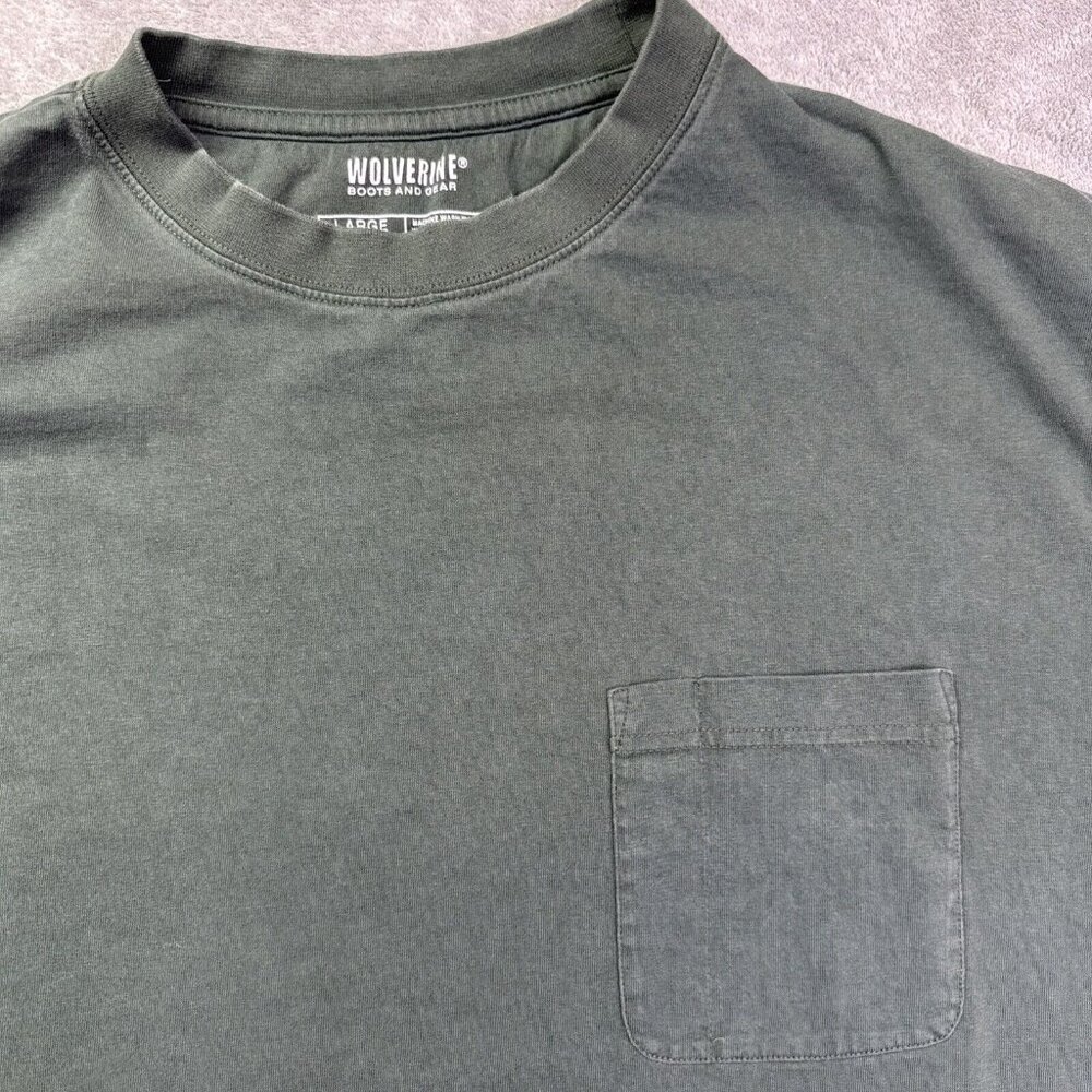 Wolverine Boots And Gear T-Shirt Mens Large Solid Green Front Pocket - Picture 2 of 10